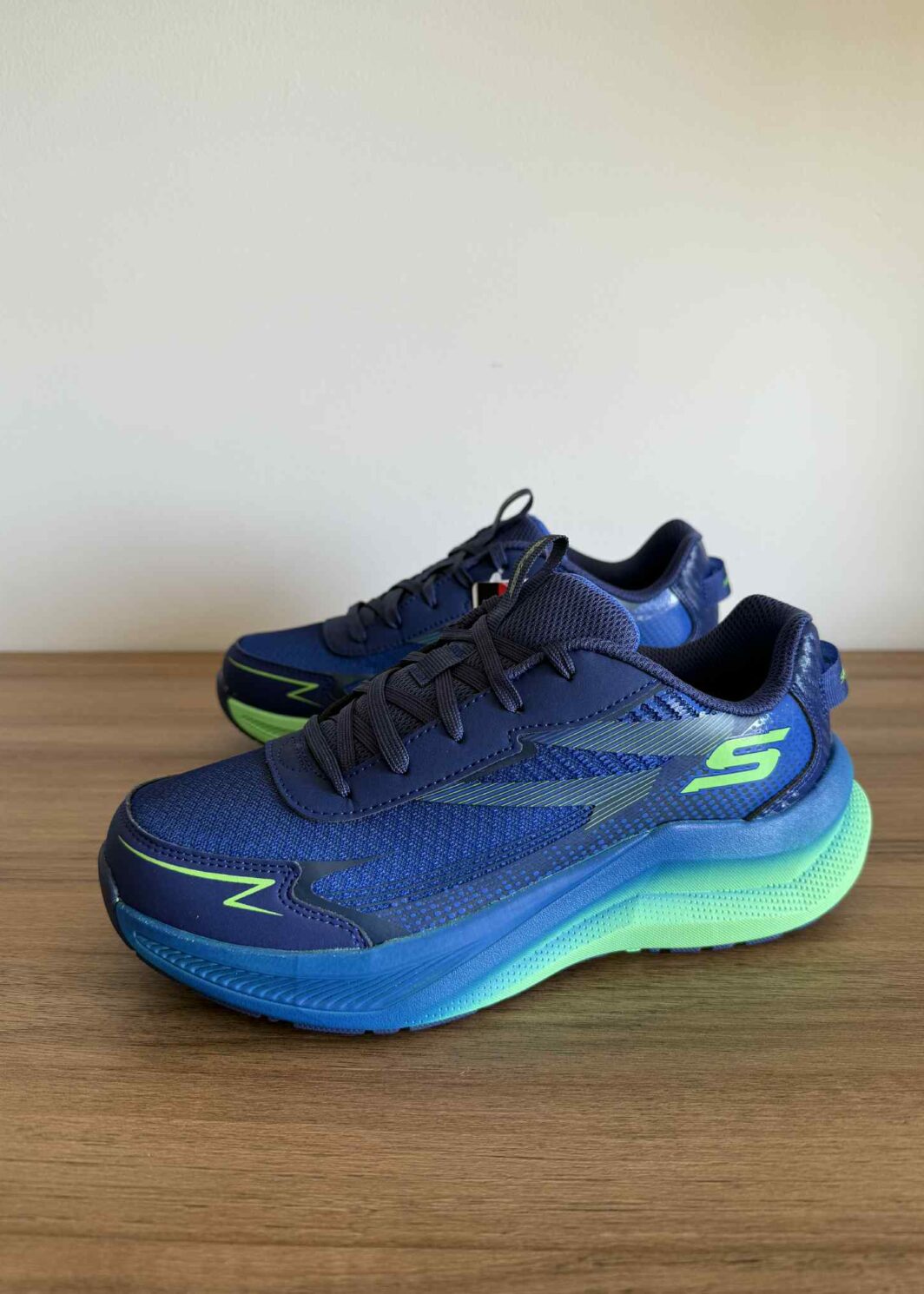 SkechersMax Cushioning Ascender - Stable-Pacer