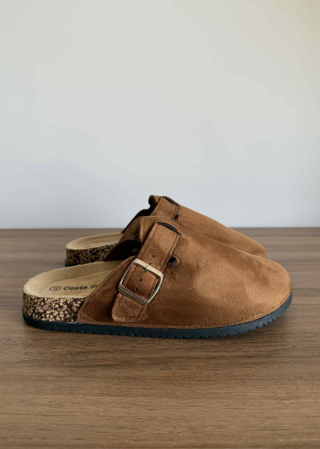 Clogs com fivela - Camel