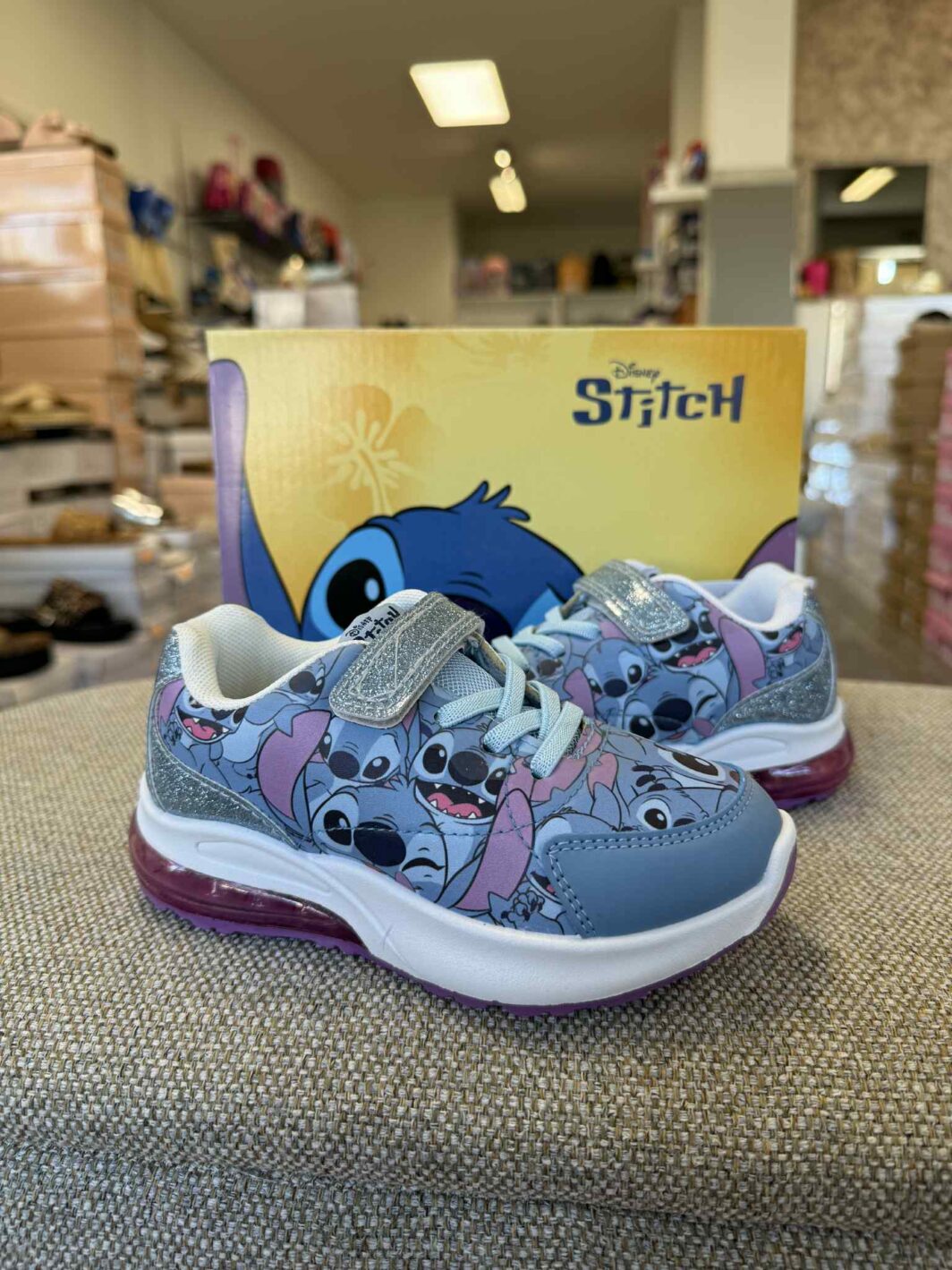 SAPATILHA SOLA PVC COM LUZES STITCH