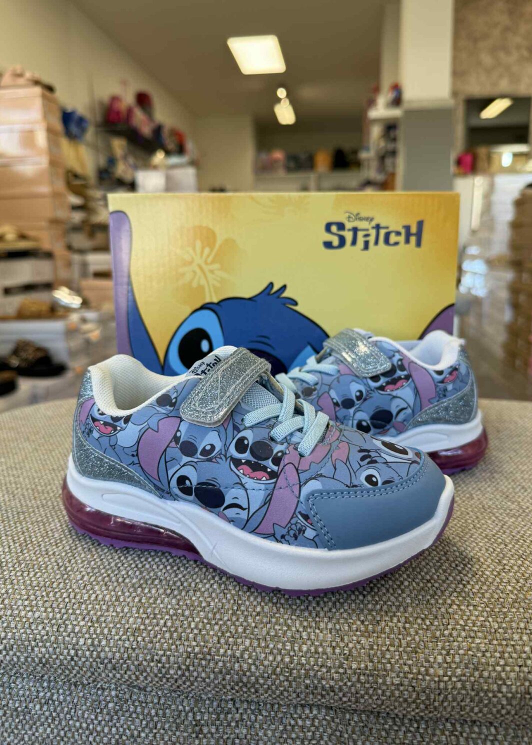 SAPATILHA SOLA PVC COM LUZES STITCH