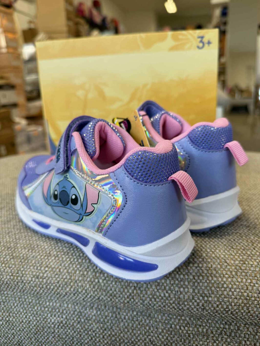 Sapatilha Stitch Lilás com Luzes