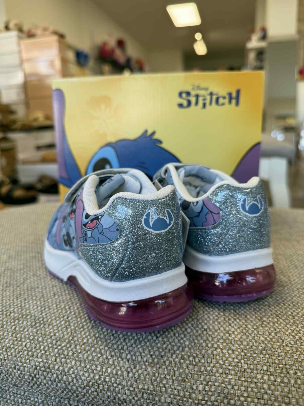 SAPATILHA SOLA PVC COM LUZES STITCH