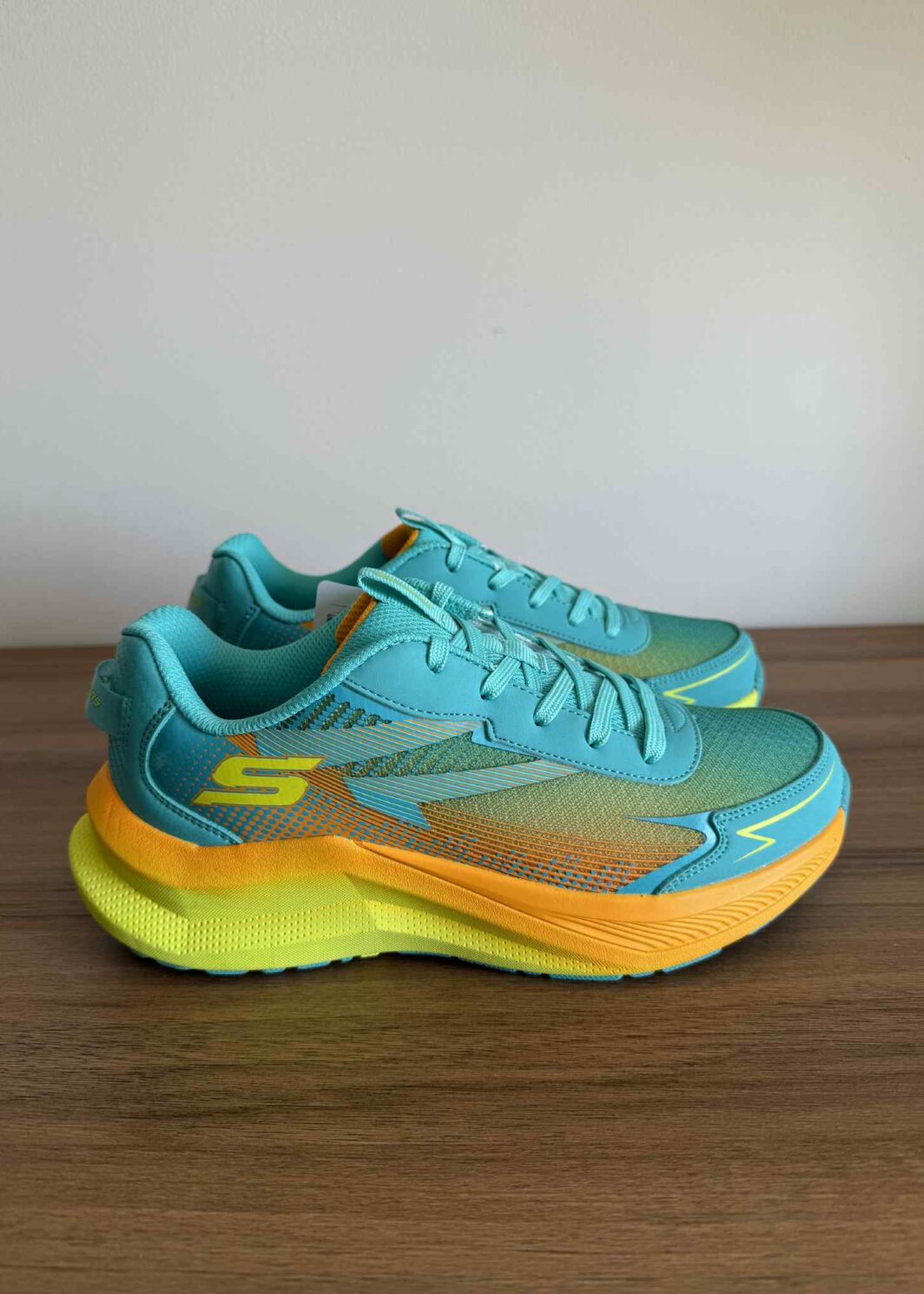 SkechersMax Cushioning Ascender - Stable-Pacer