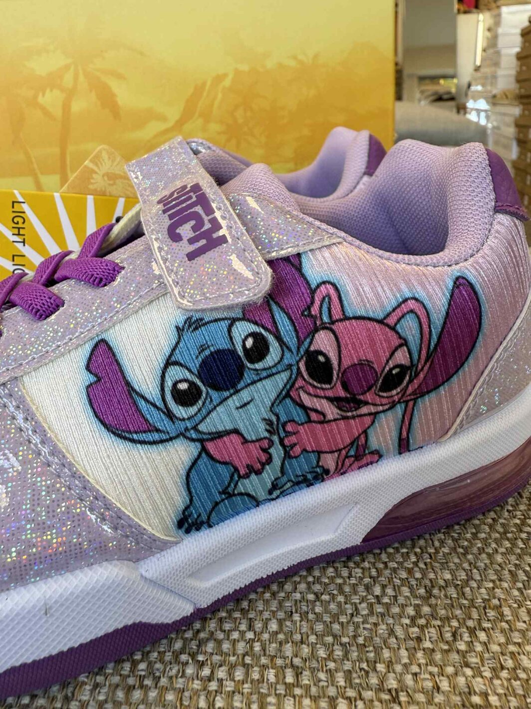 Sapatilha do Stitch com Luzes