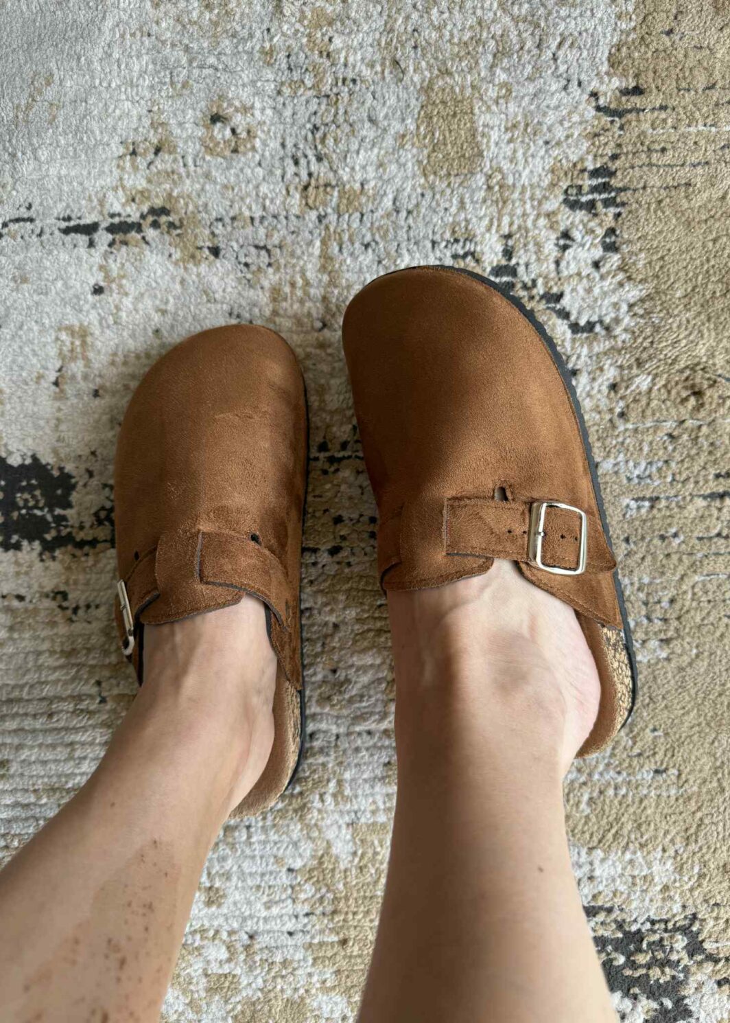 Clogs com fivela - Camel