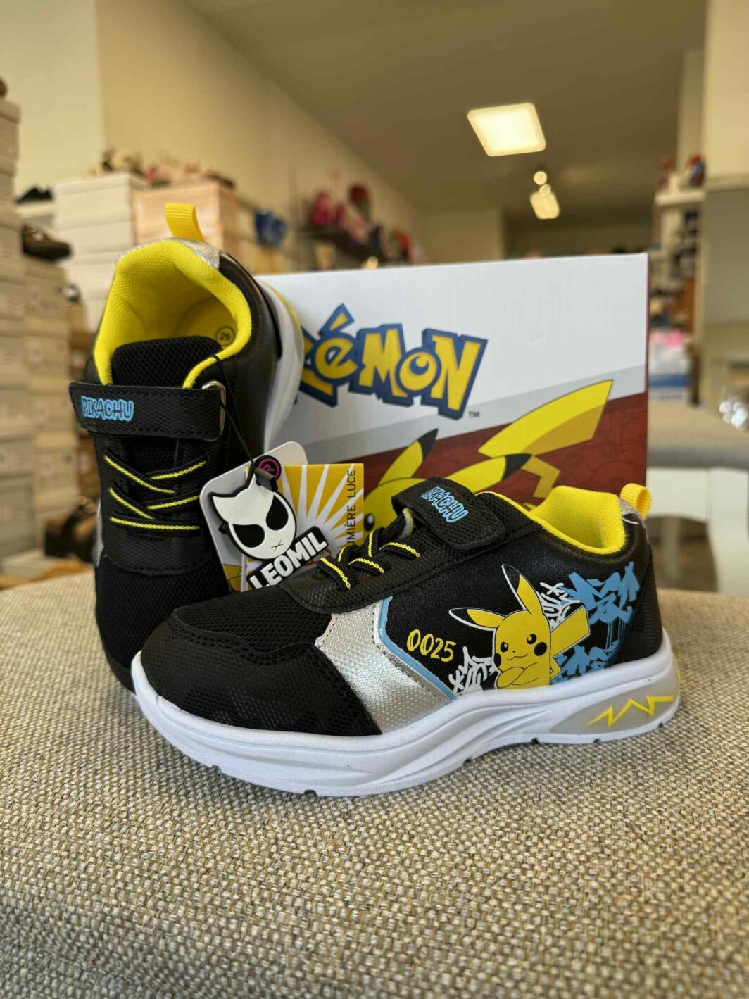 Sapatilha Pikachu com Luzes