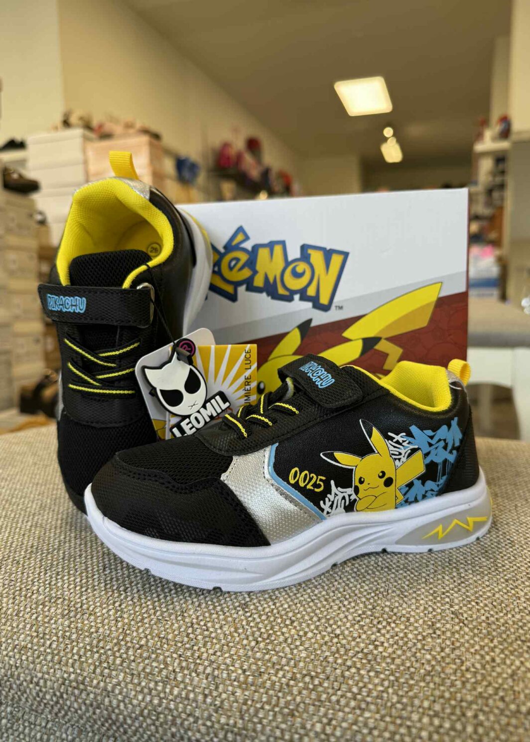 Sapatilha Pikachu com Luzes