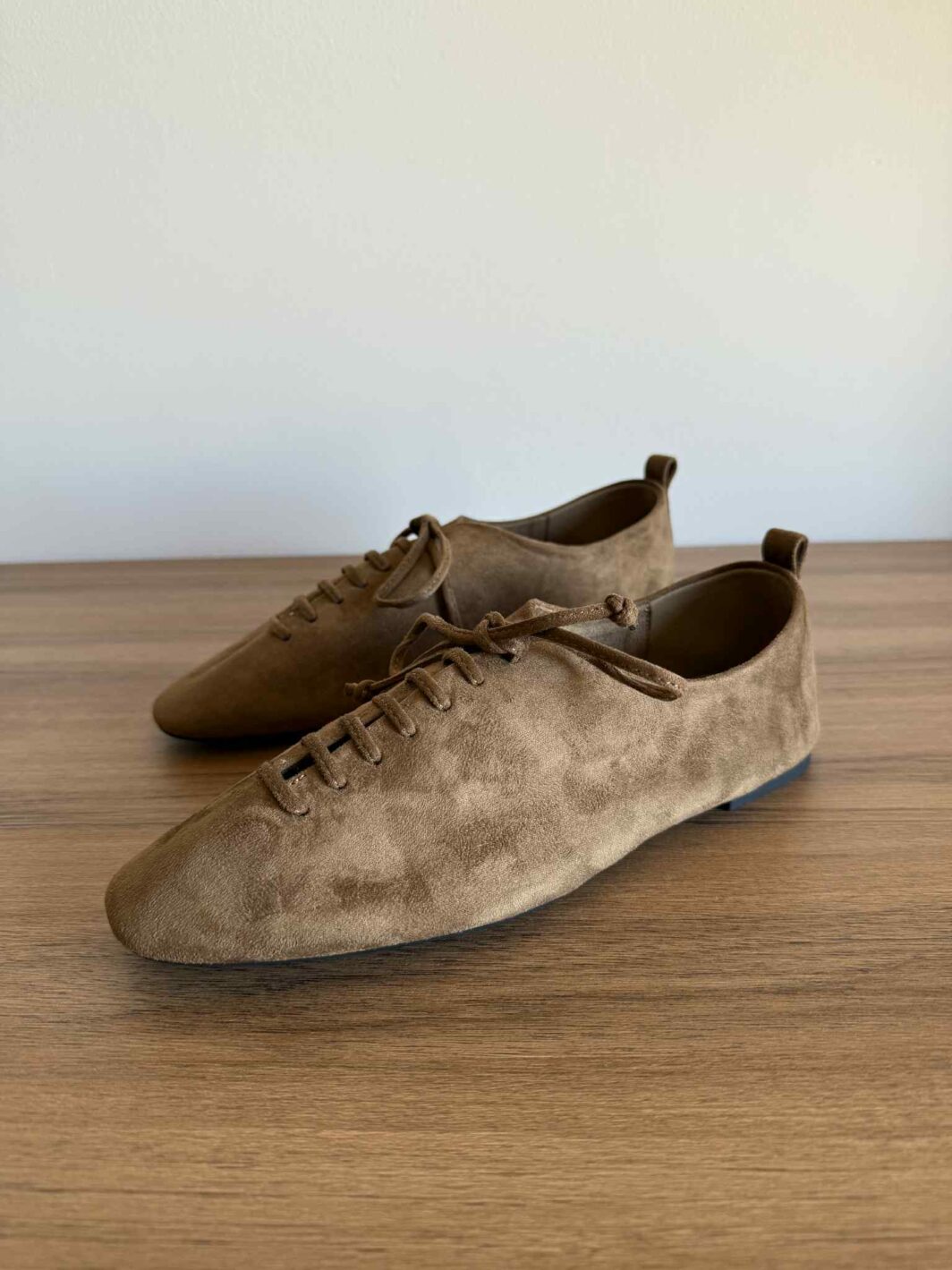 Sapato raso com cordões Corina - Camel