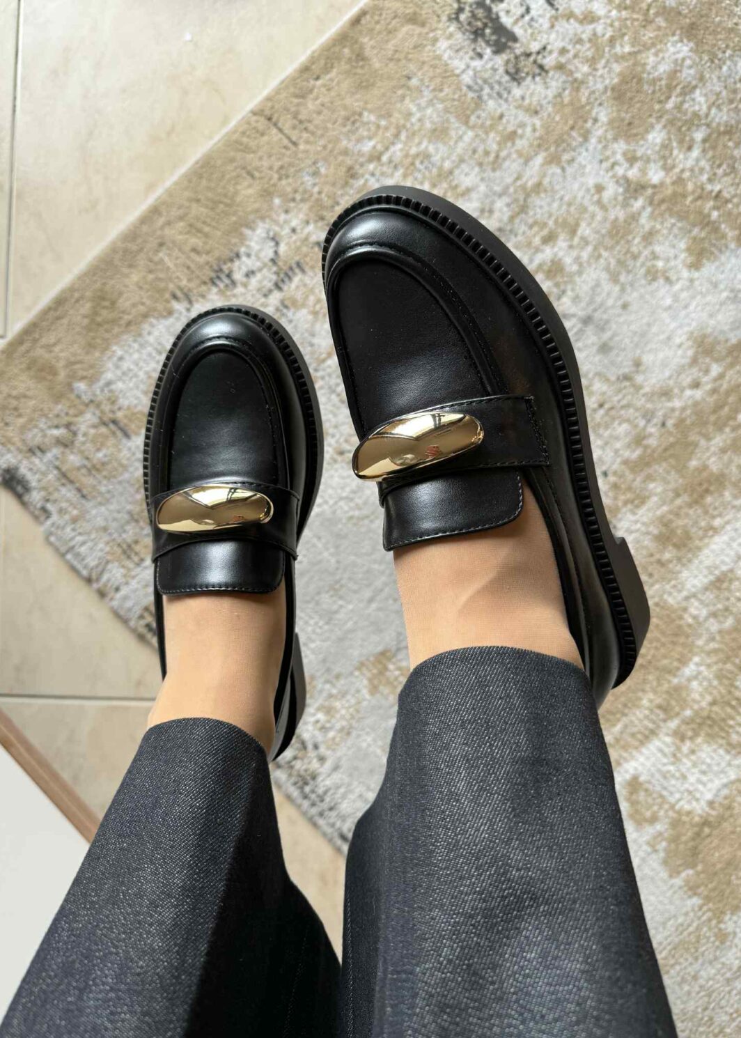 Loafer Aplicação Dourada - Preto