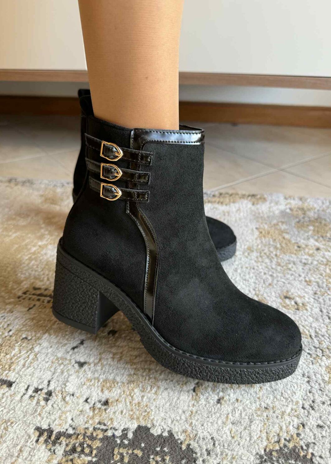 Botim Feminino Camurça - Preto