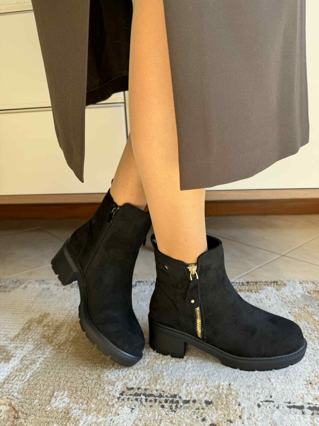 Botins de Camurça com fecho - Preto