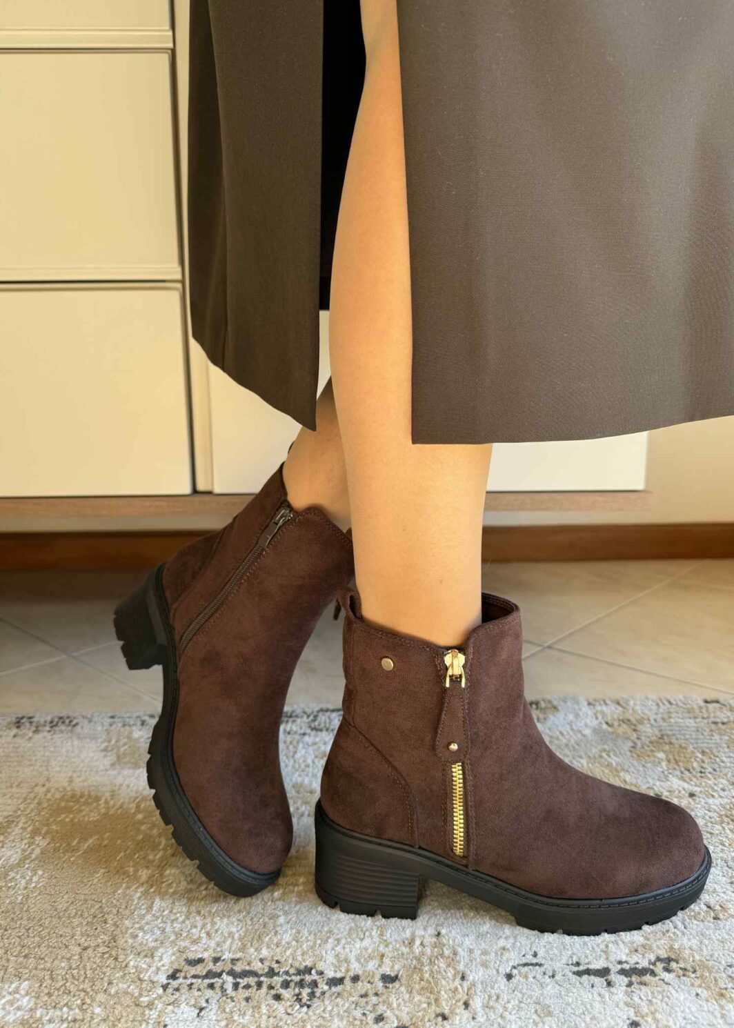 Botins de Camurça com fecho - Castanho