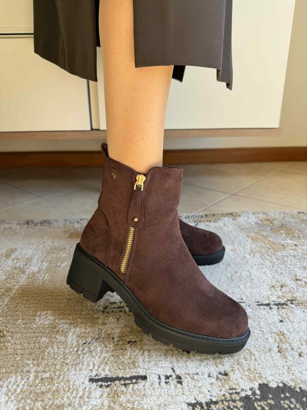 Botins de Camurça com fecho - Castanho