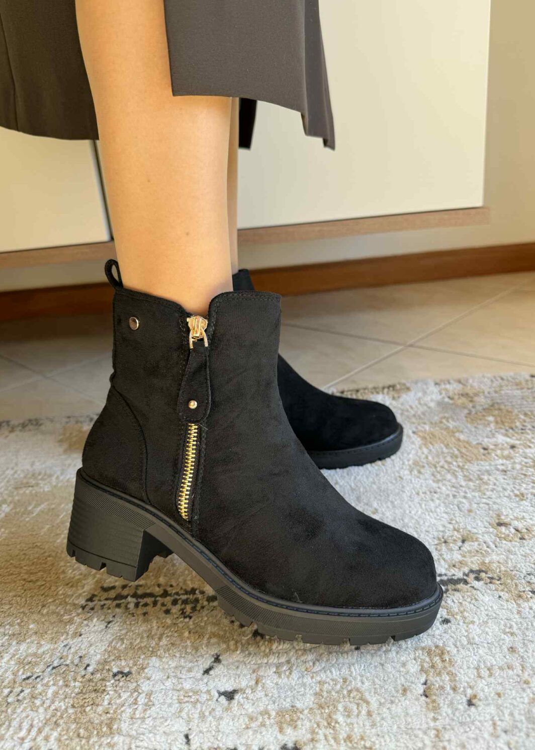 Botins de Camurça com fecho - Preto