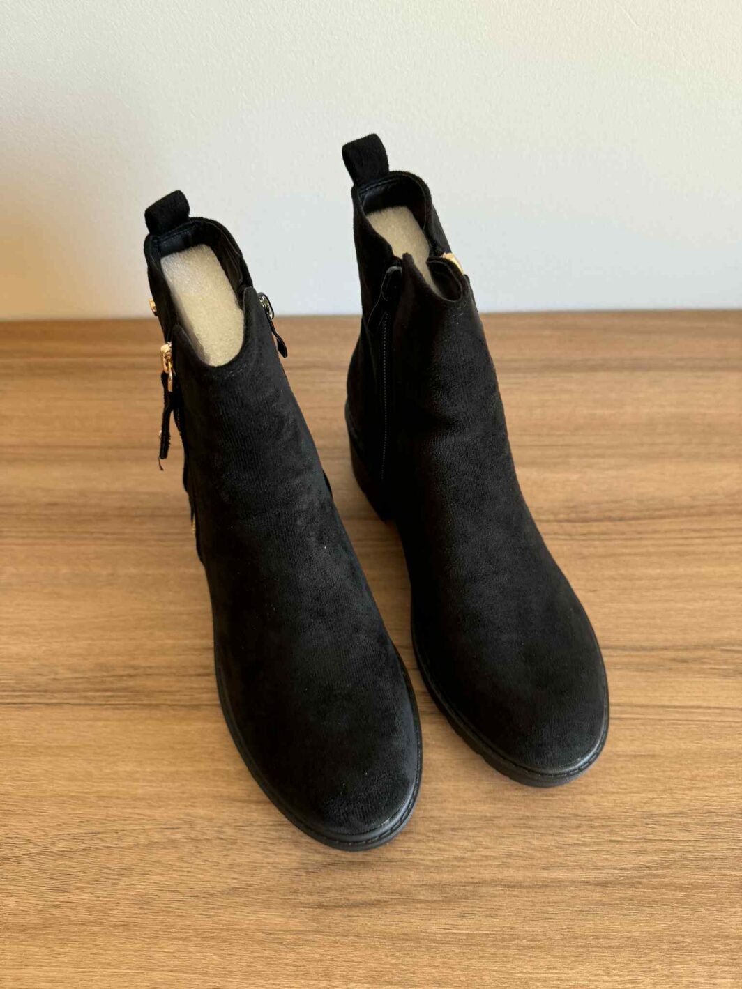 Botins de Camurça com fecho - Preto