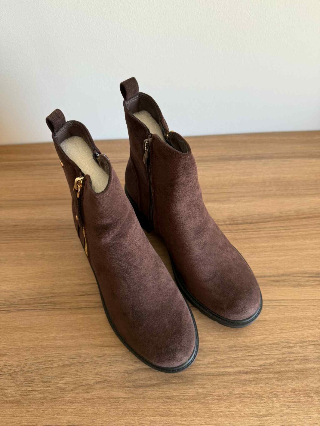 Botins de Camurça com fecho - Castanho