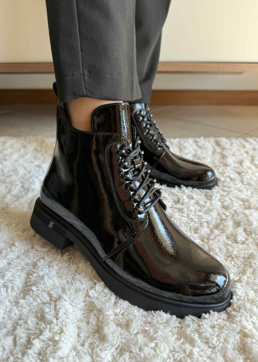 Botim Saltars Envernizado - Preto