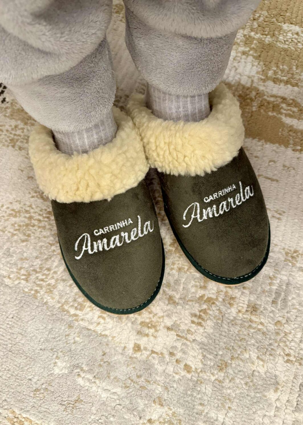 Chinelo de Quarto Carrinha Amarela - Verde