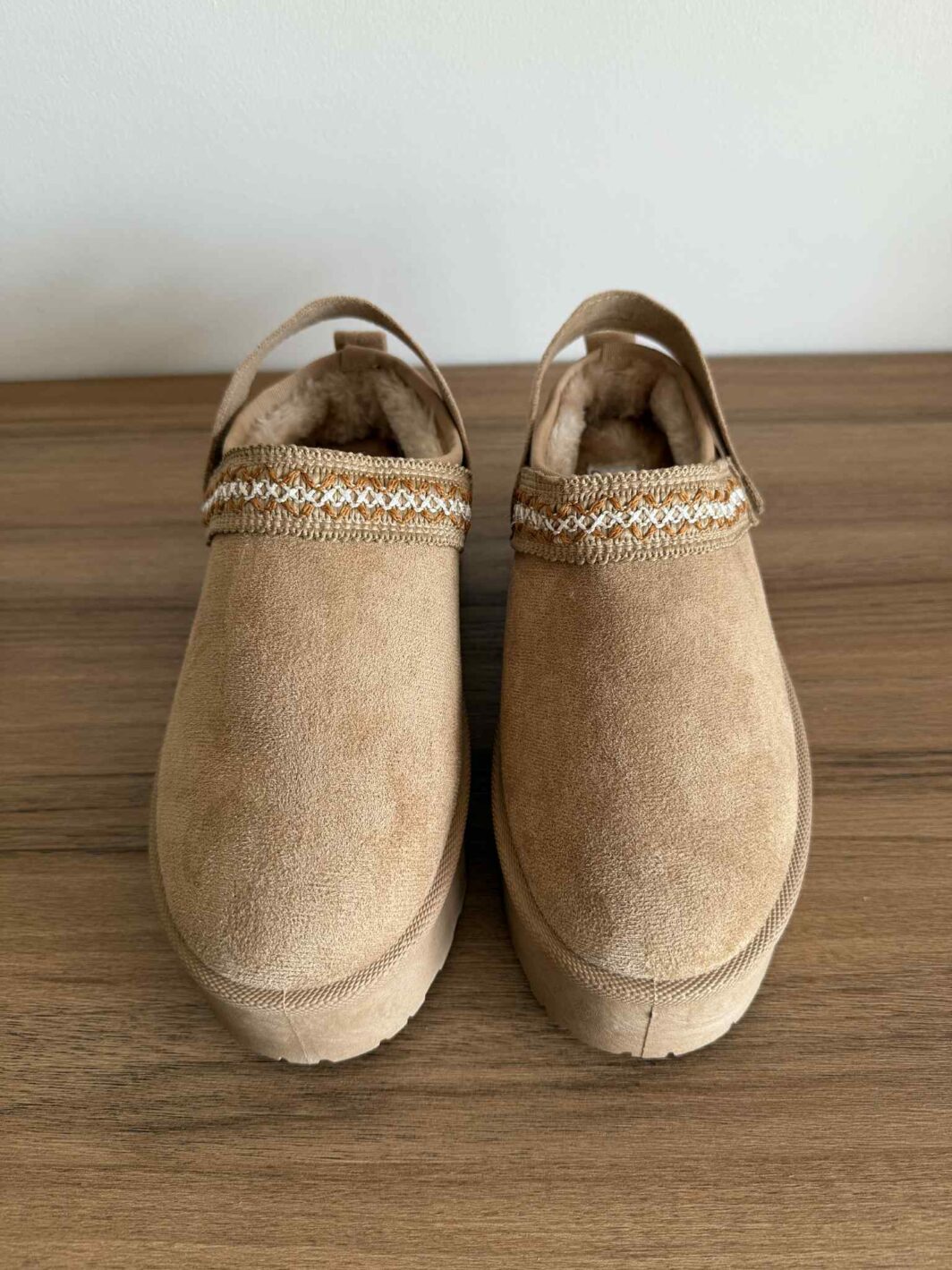 Chinelo Plataforma Com Pelinho