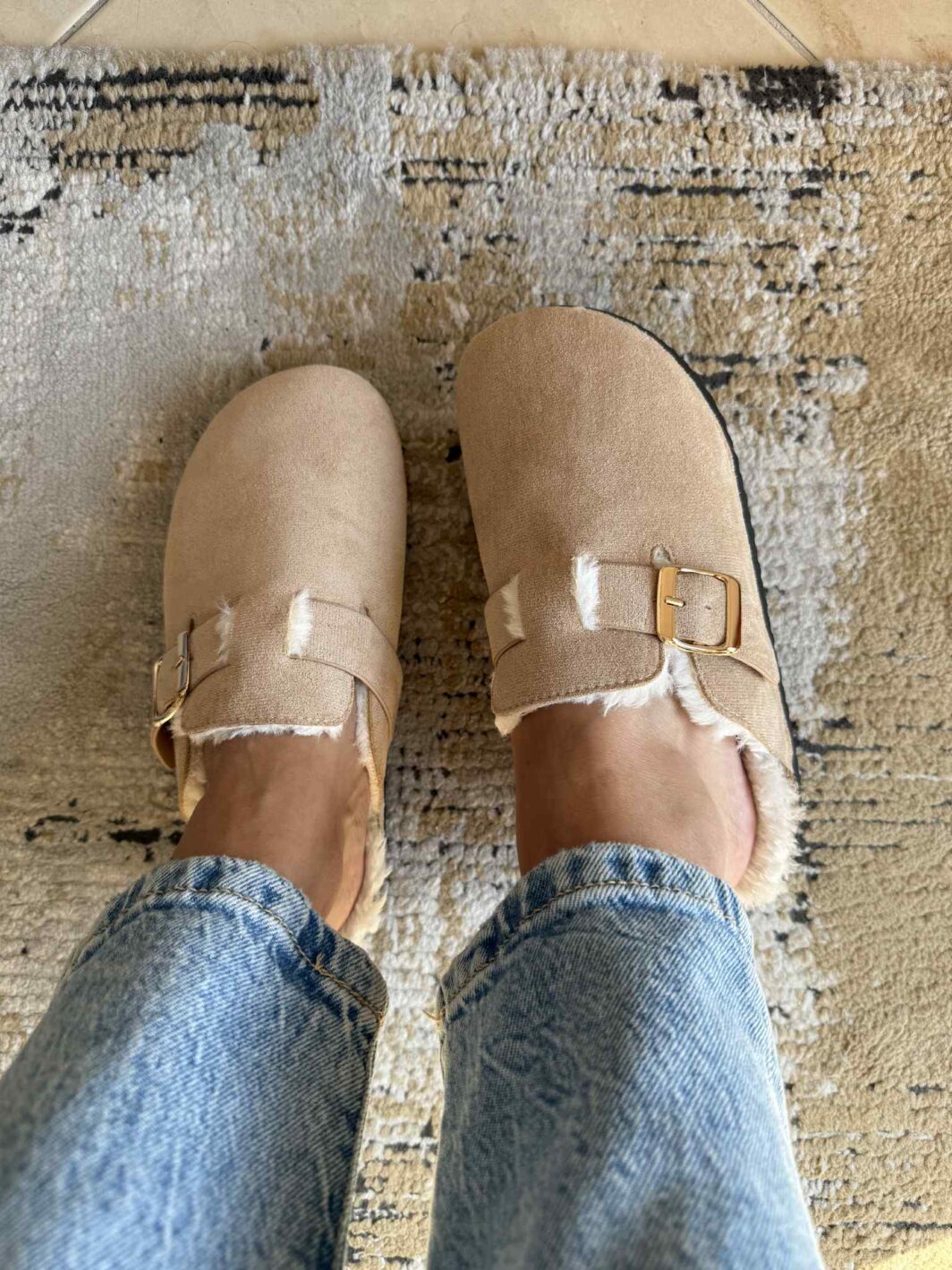 Clogs Com Pelinho Bege