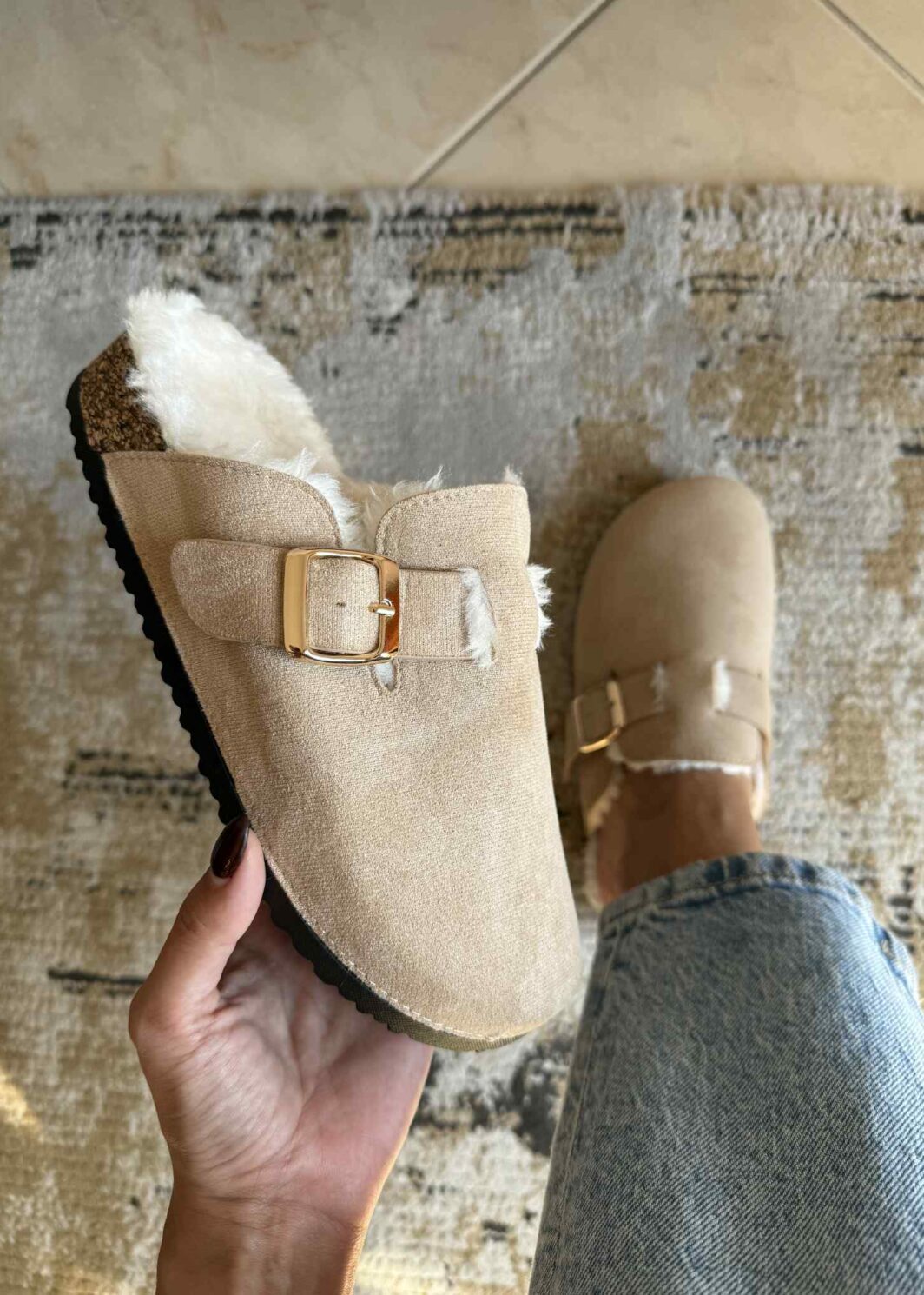 Clogs Com Pelinho Bege