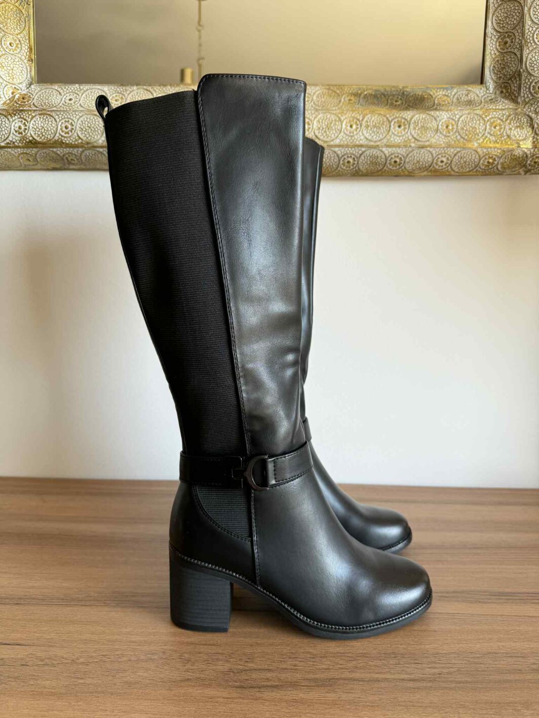 Bota Cano Alto com Elástico - Preto