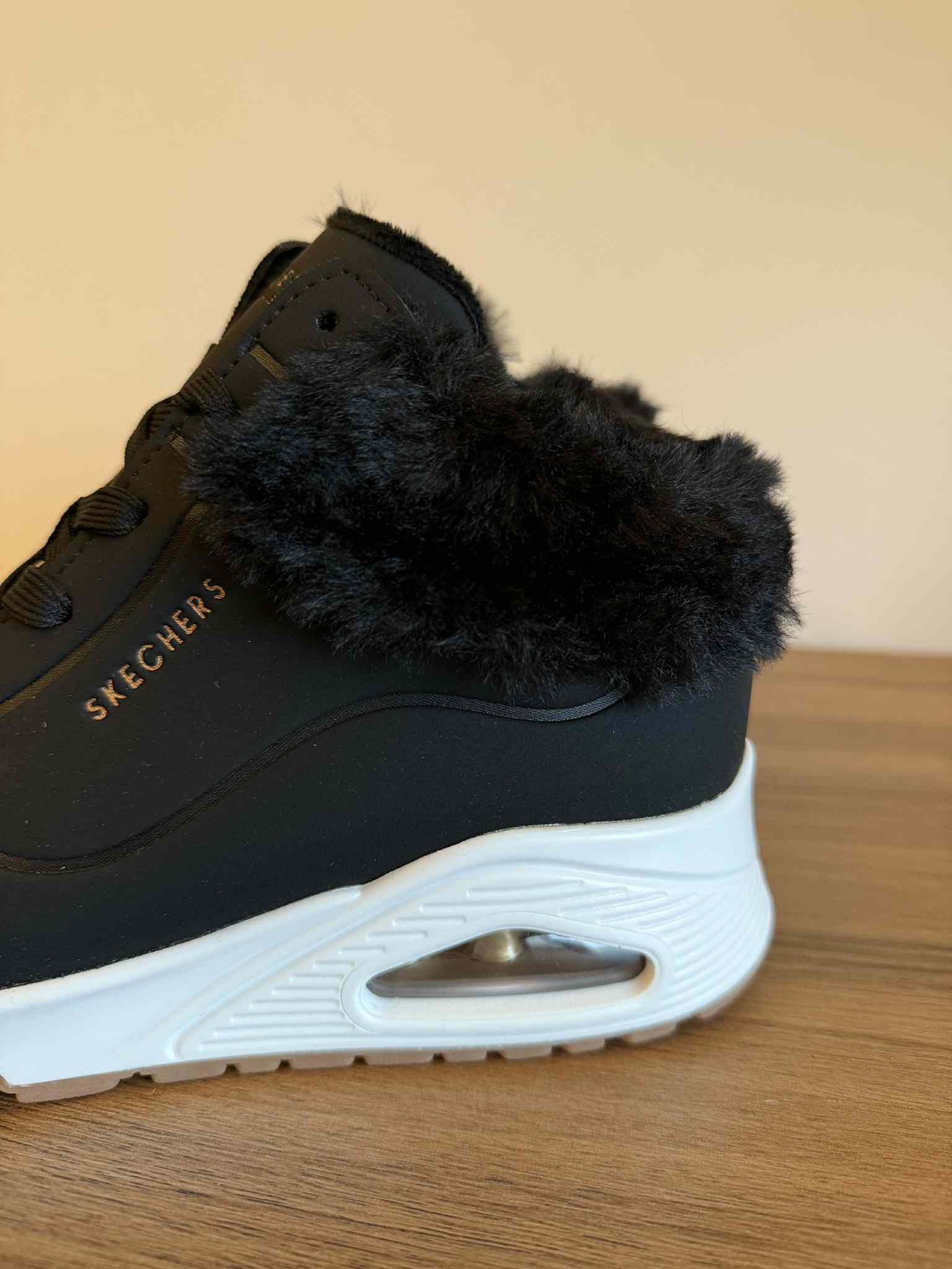 Skechers UNO - Fall Air Preto