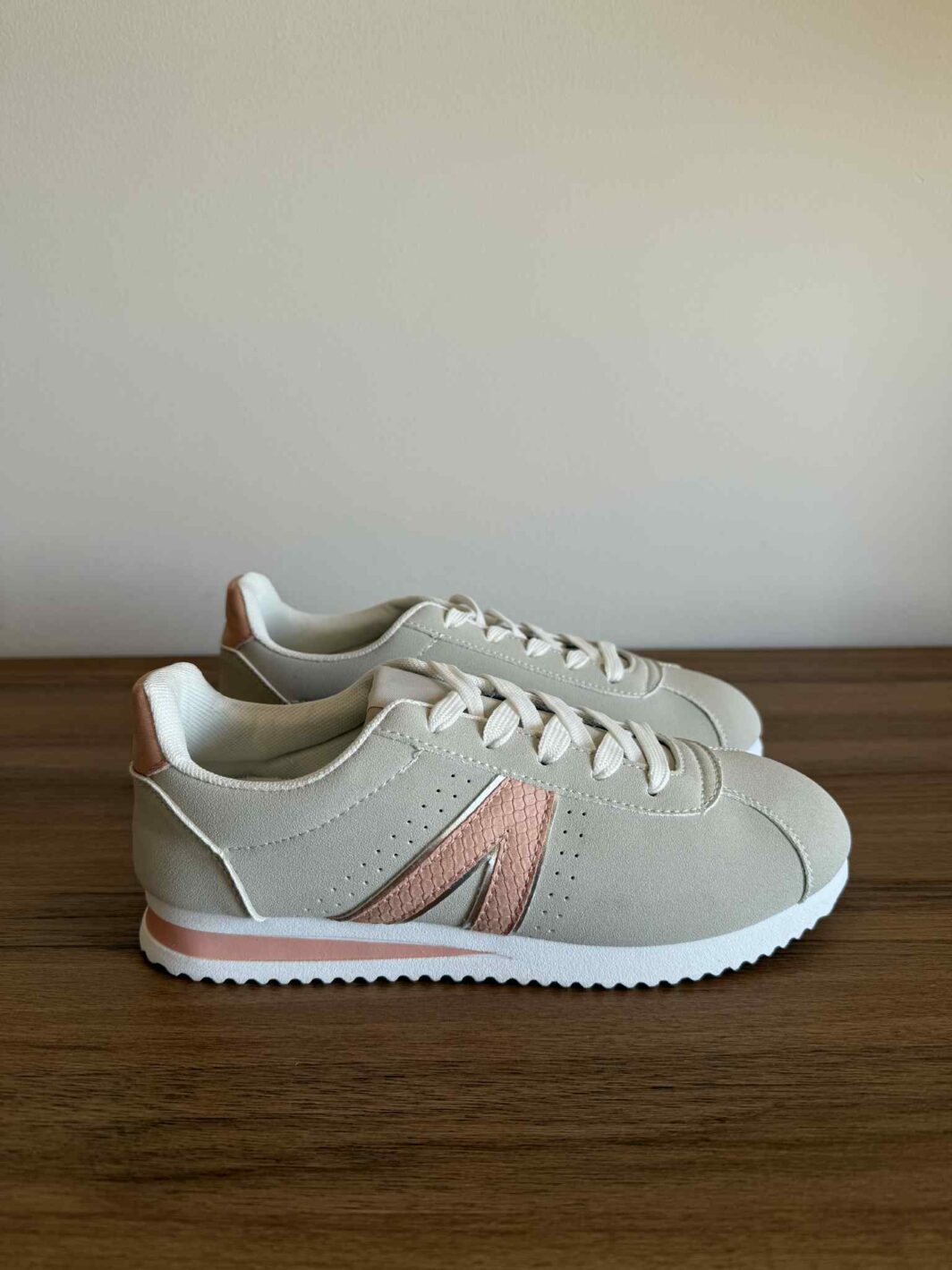 Sapatilha Cinza e Rosa