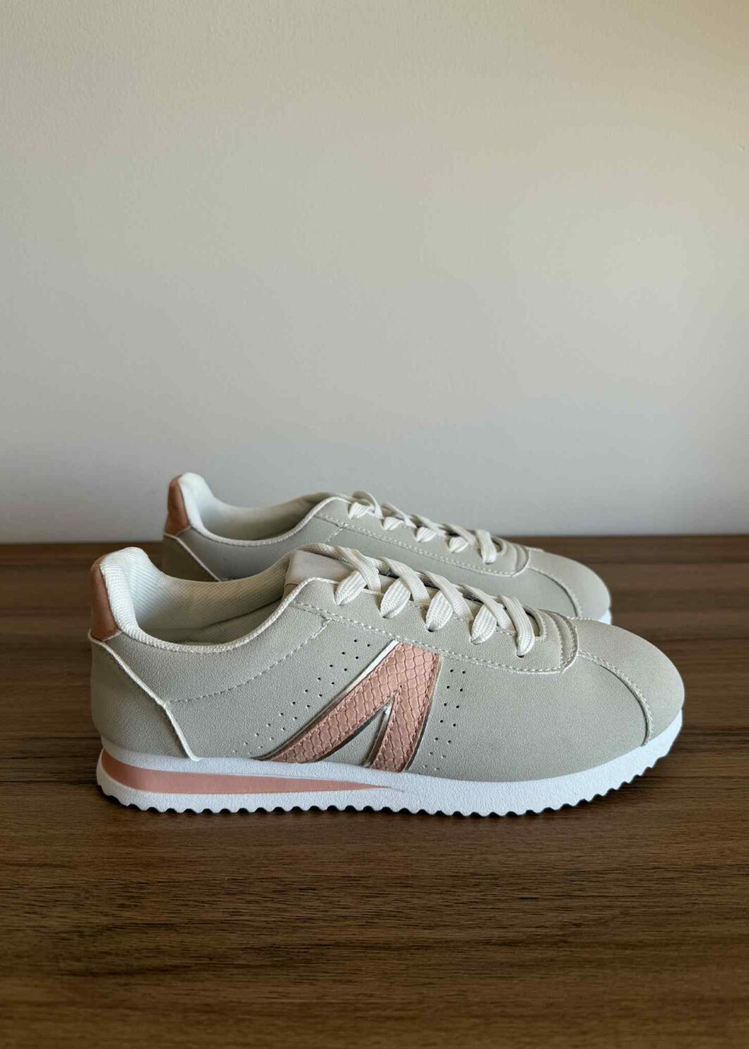 Sapatilha Cinza e Rosa