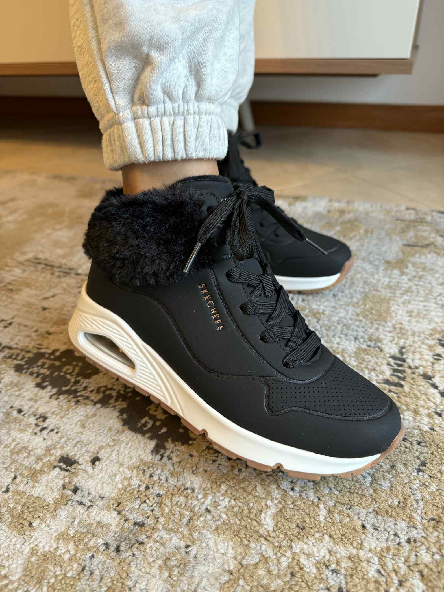 Skechers UNO - Fall Air Preto