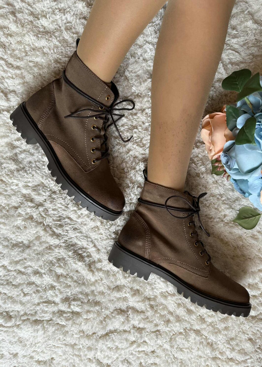 Bota Militar em Camurça Taupe