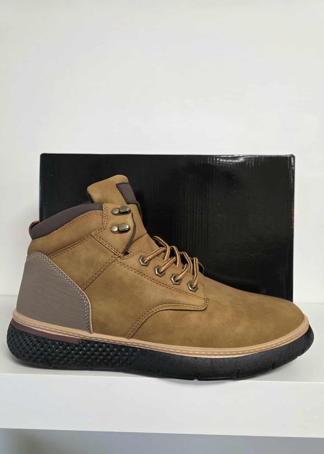Bota Sport amarelo torrado