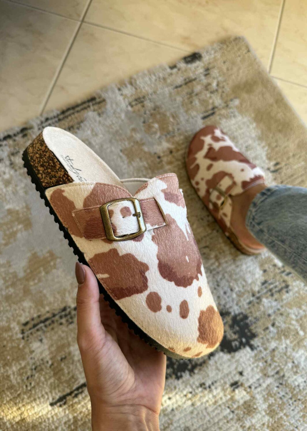 Clogs com fivela - Cow