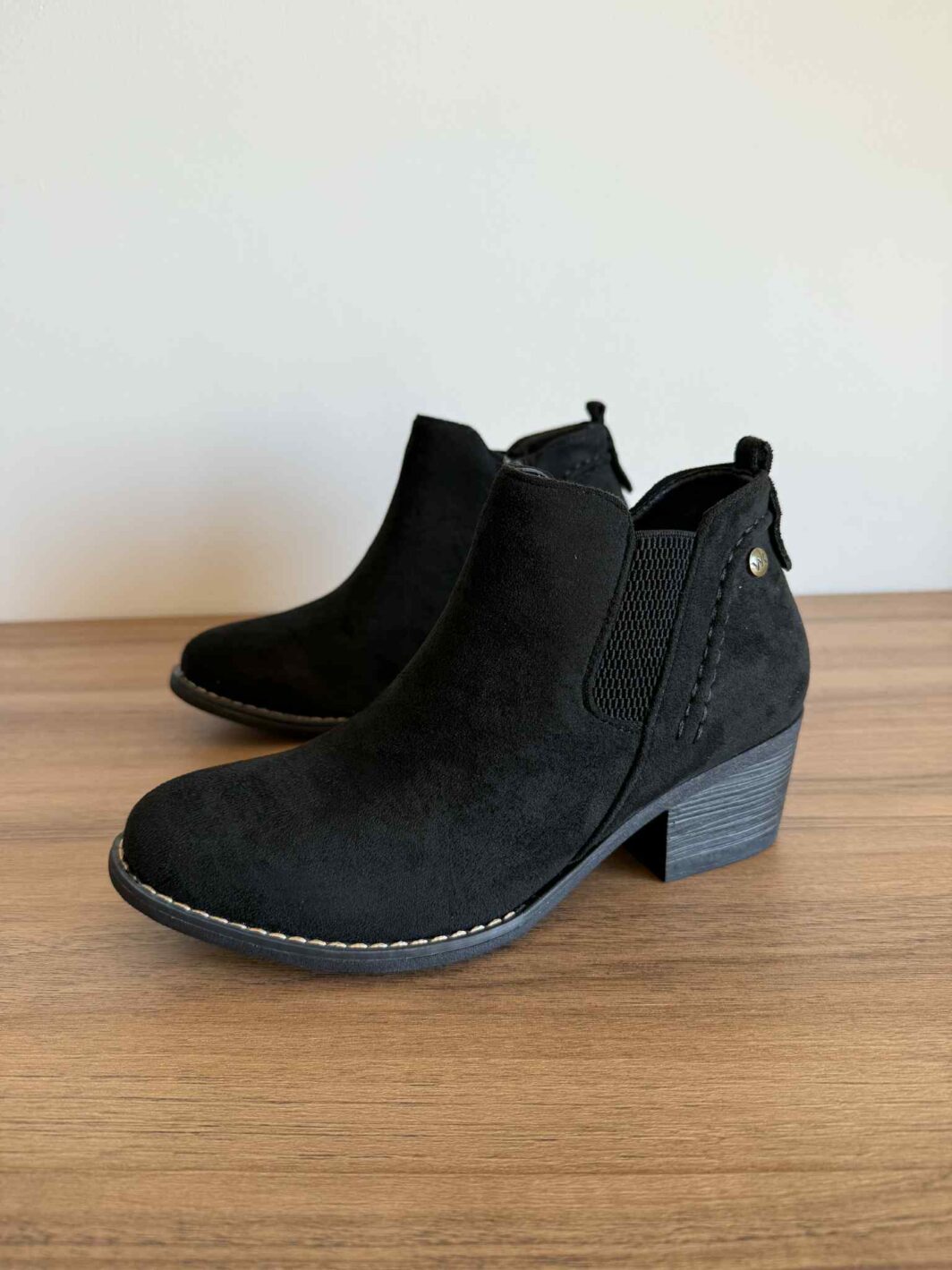 Botins Com Fecho e Elástico - Preto