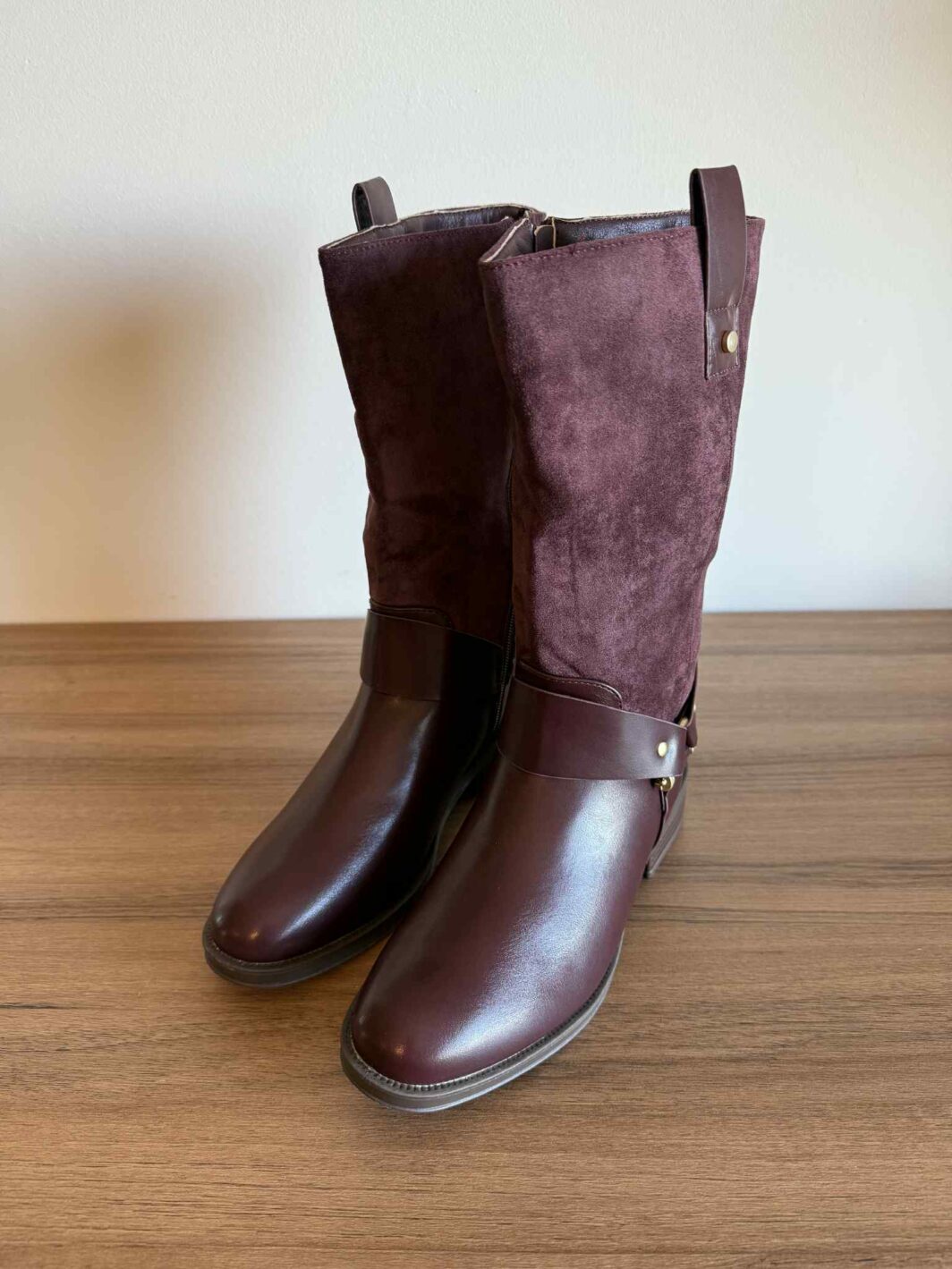 Bota à Cavaleiro Cano Médio - Vinho