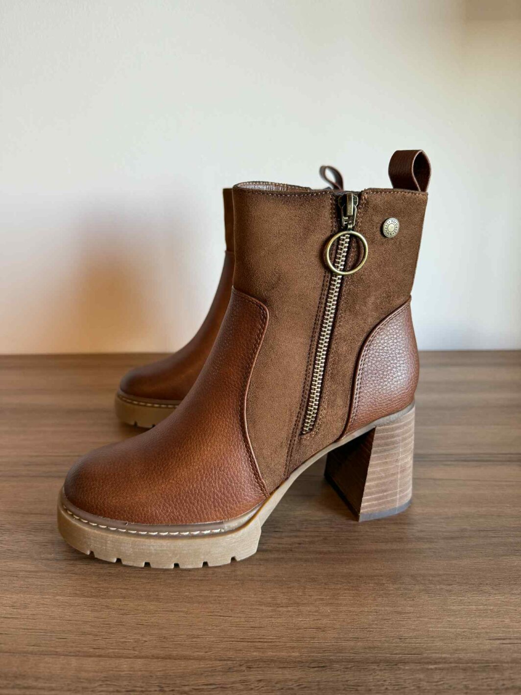 Botins Virucci 4 - Camel