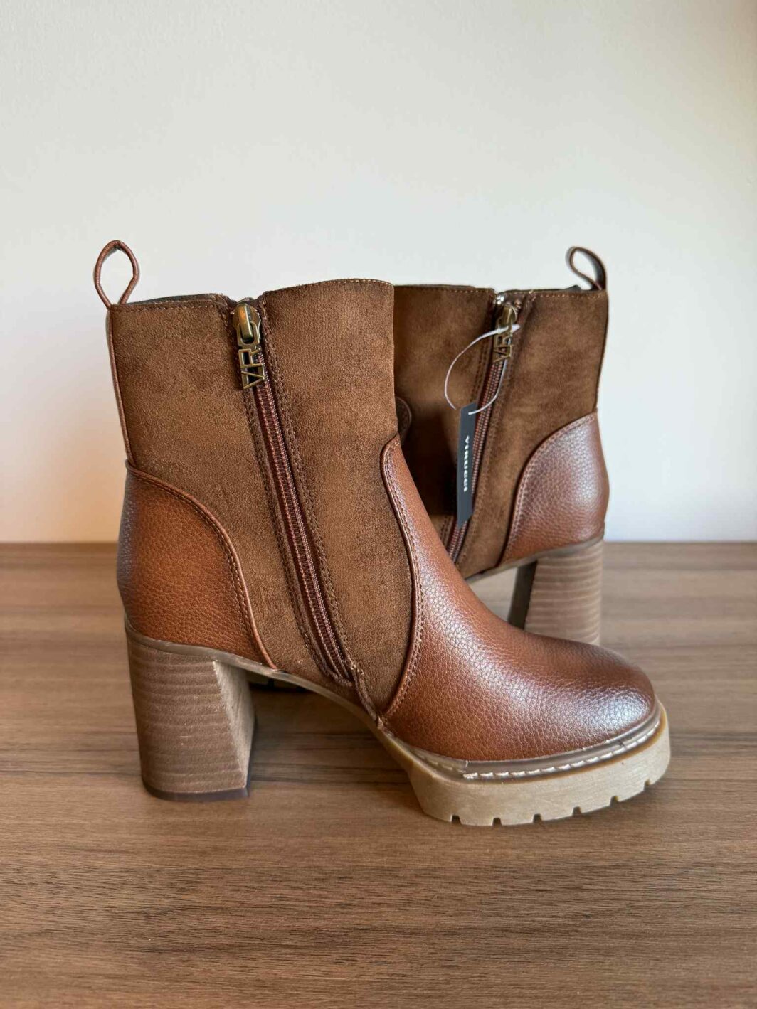 Botins Virucci 4 - Camel