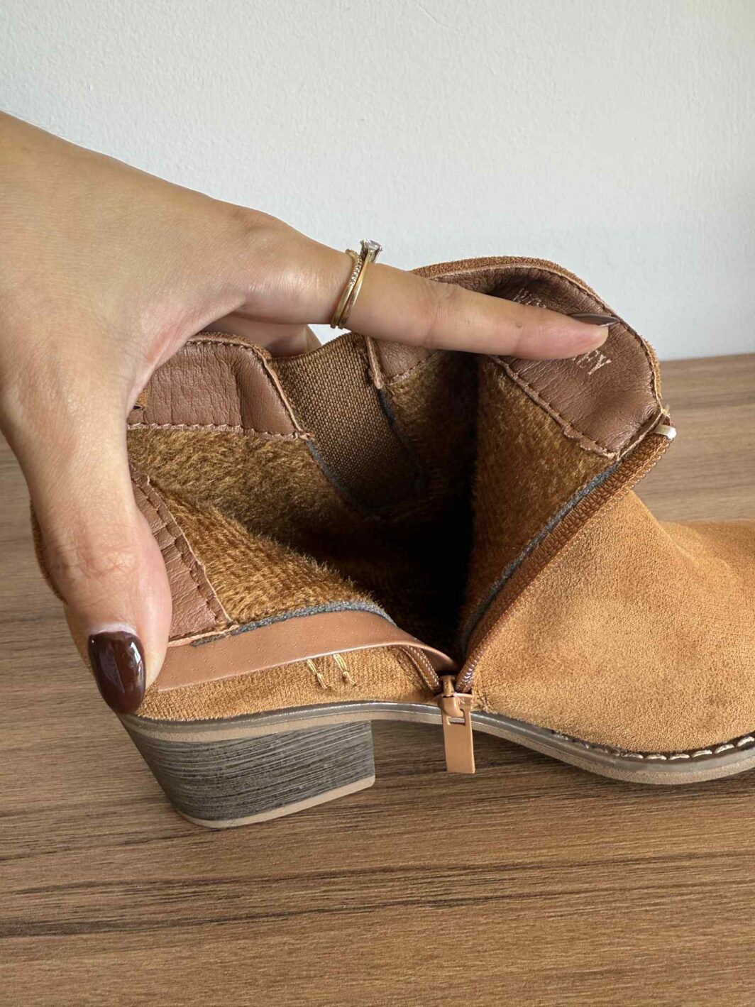 Botins Com Fecho e Elástico - Camel