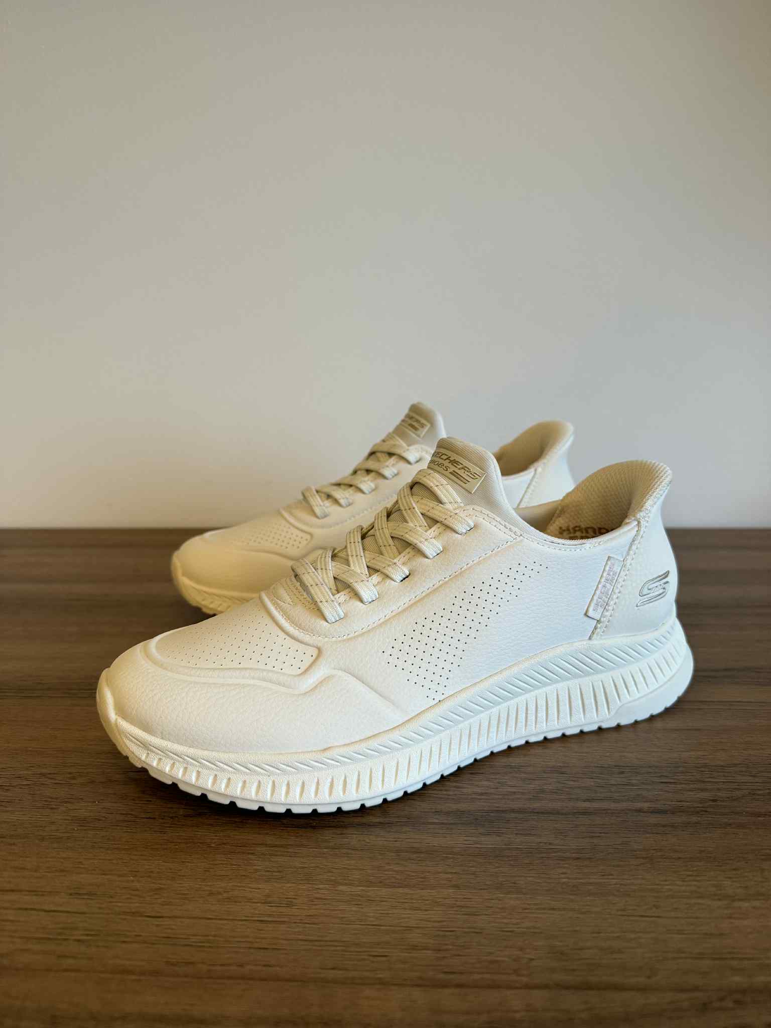 Skechers Slip-ins: BOBS Squad 4 - Key Look