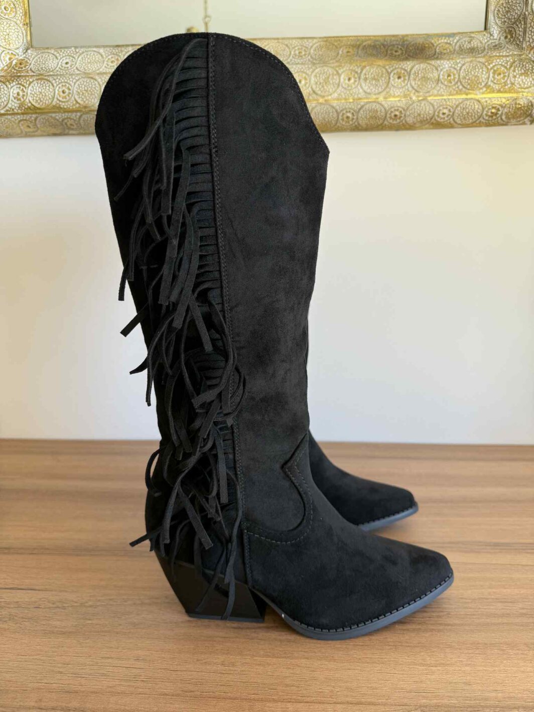 Bota Cano Alto Franjinhas - Preto