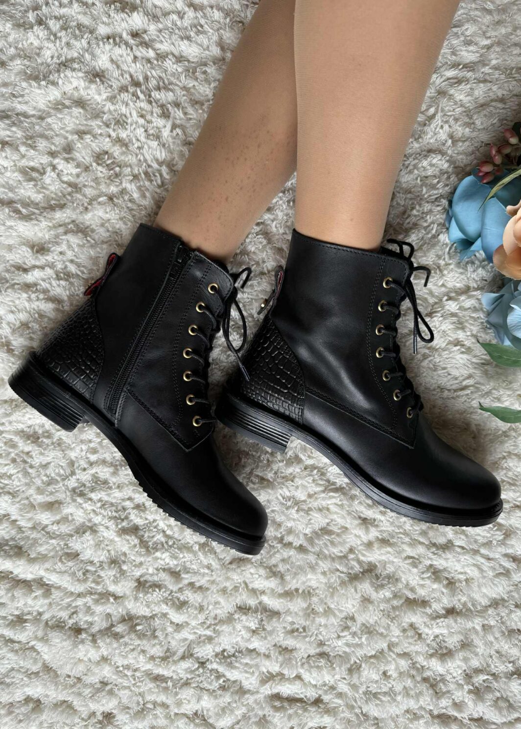 Bota em pele com atacador Innovation