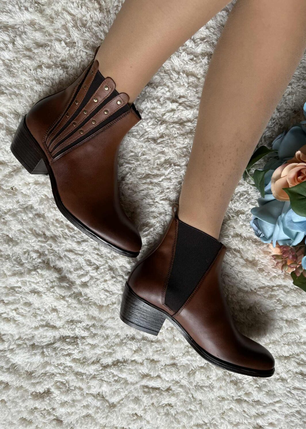 Botim em pele com elásticos - Camel