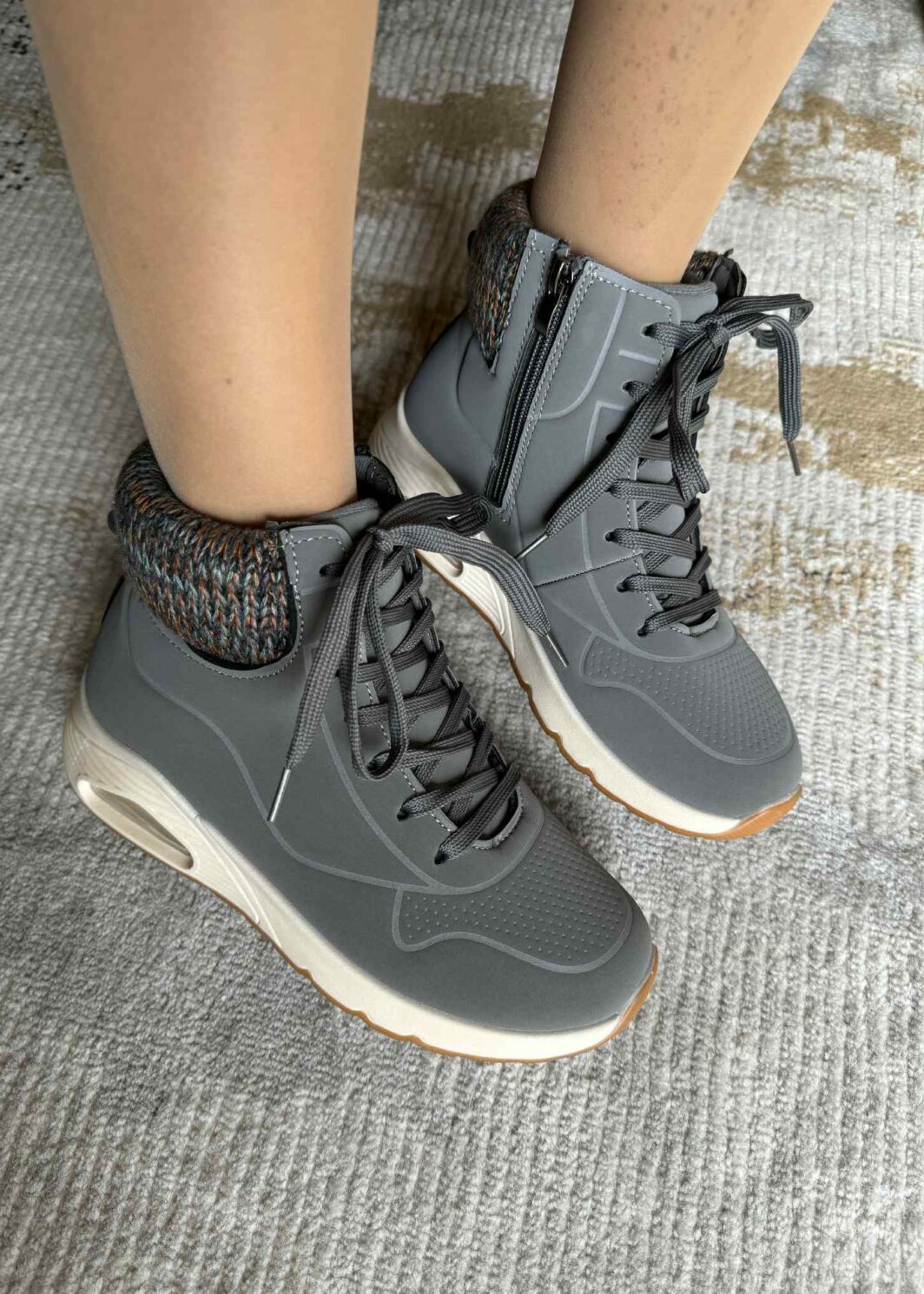 Bota desportiva Cinza