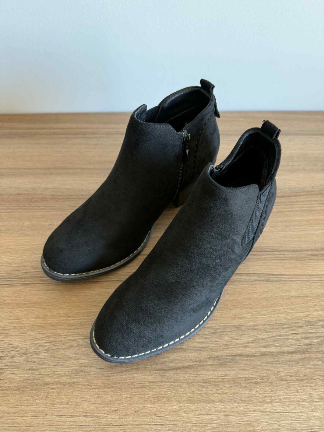 Botins Com Fecho e Elástico - Preto