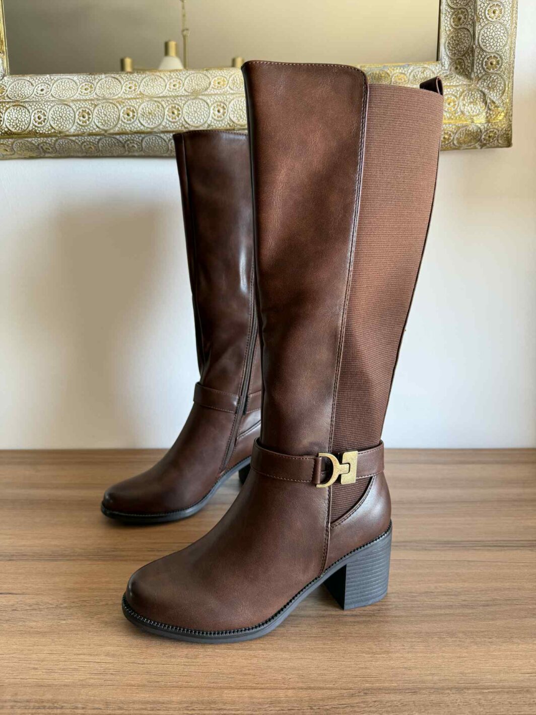 Bota Cano Alto com Elástico - Castanho