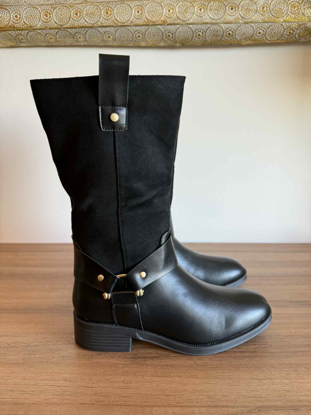 Bota à Cavaleiro Cano Médio - Preto
