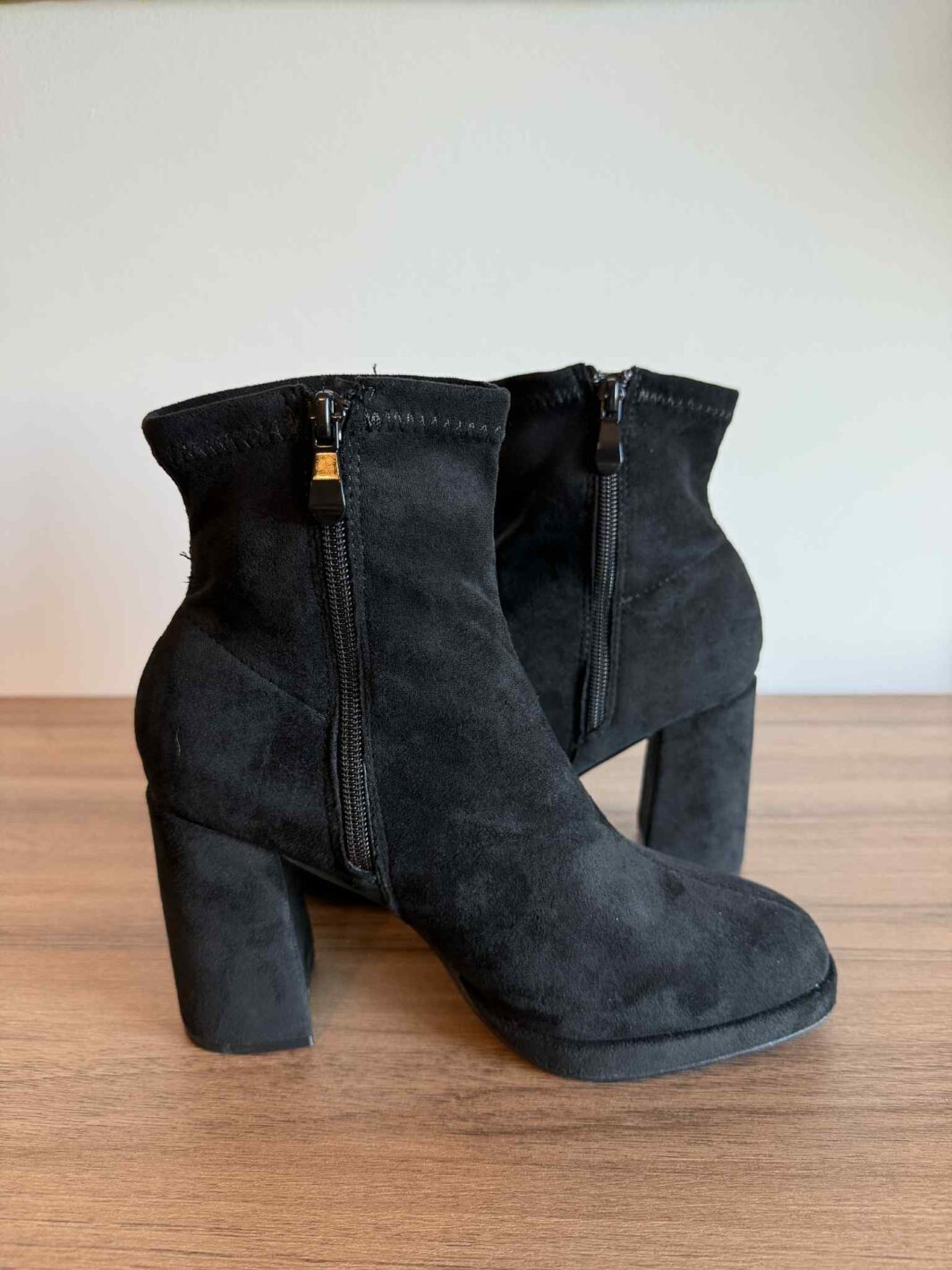 Botim Suede Preto