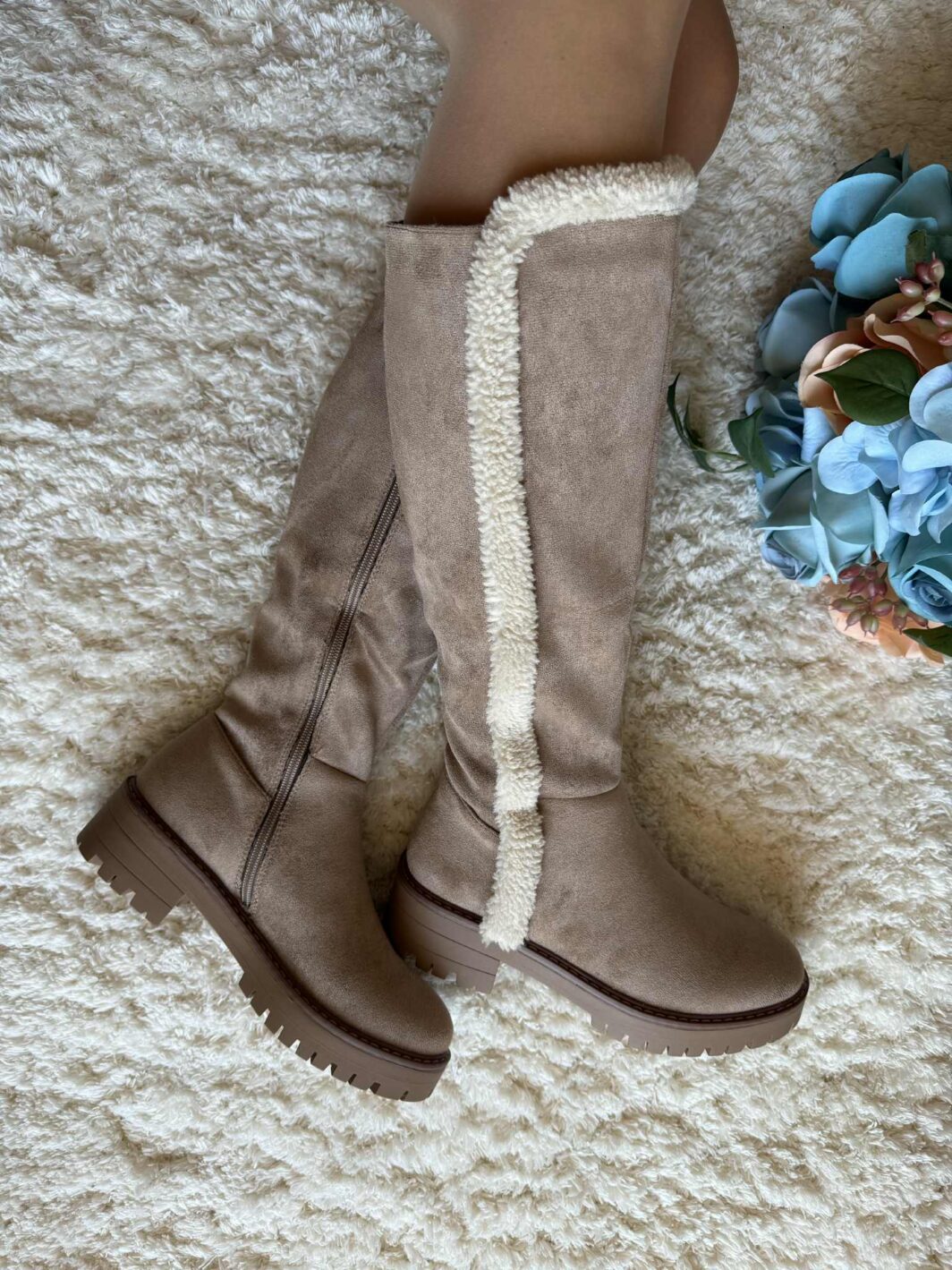 Bota de cano alto detalhe pelinho - Khaki