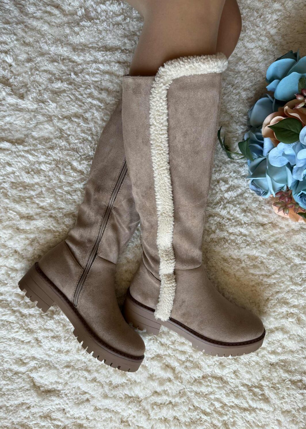 Bota de cano alto detalhe pelinho - Khaki