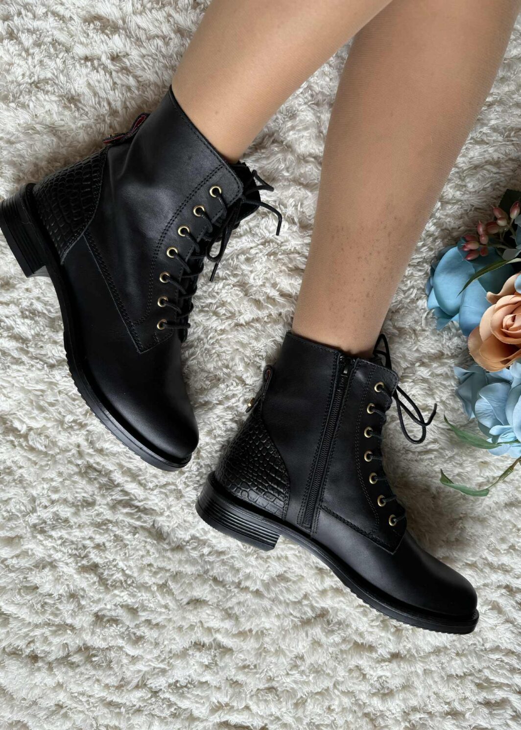 Bota em pele com atacador Innovation